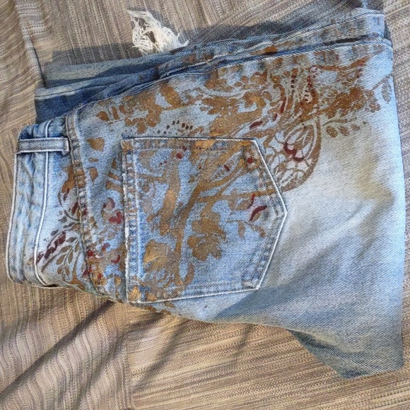 Free People Distressed High-Rise Slim-Leg Jeans w/Metallic Stencil Design Sz 26 - Picture 5 of 5